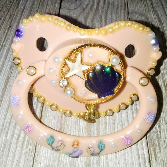 Adult Pacifier - Picture 7 of 8